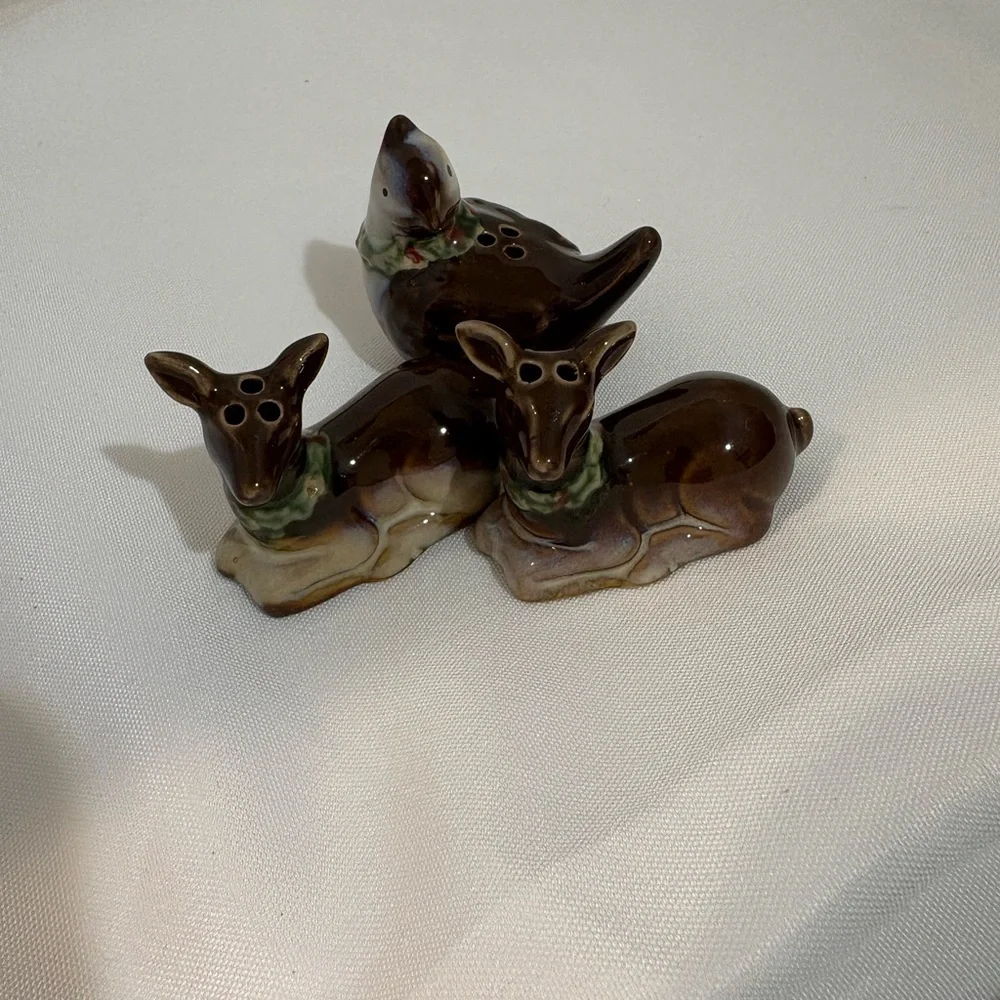 vintage ceramic deer salt and pepper shaker, part of a Fox & Deer Holly Berries‎
