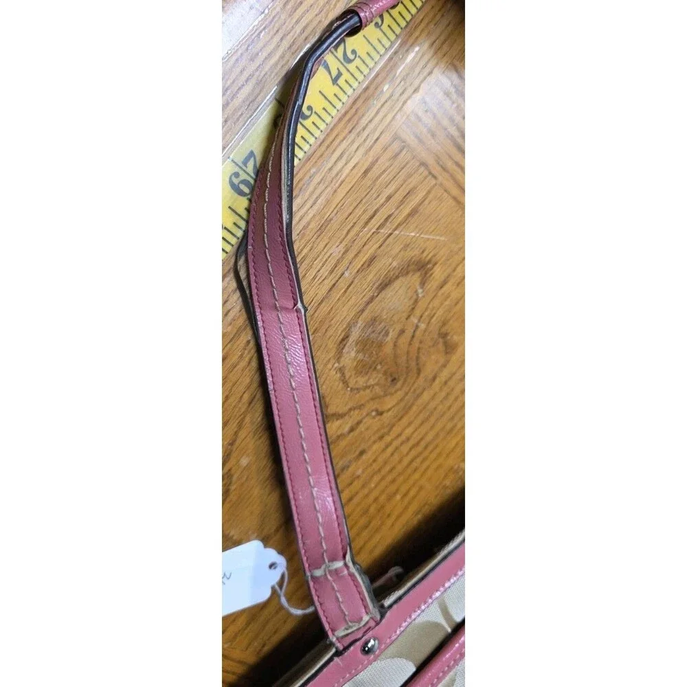 Coach zipper closures