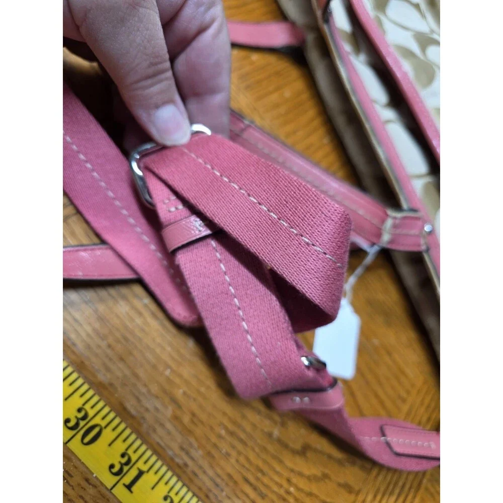 Coach zipper closures