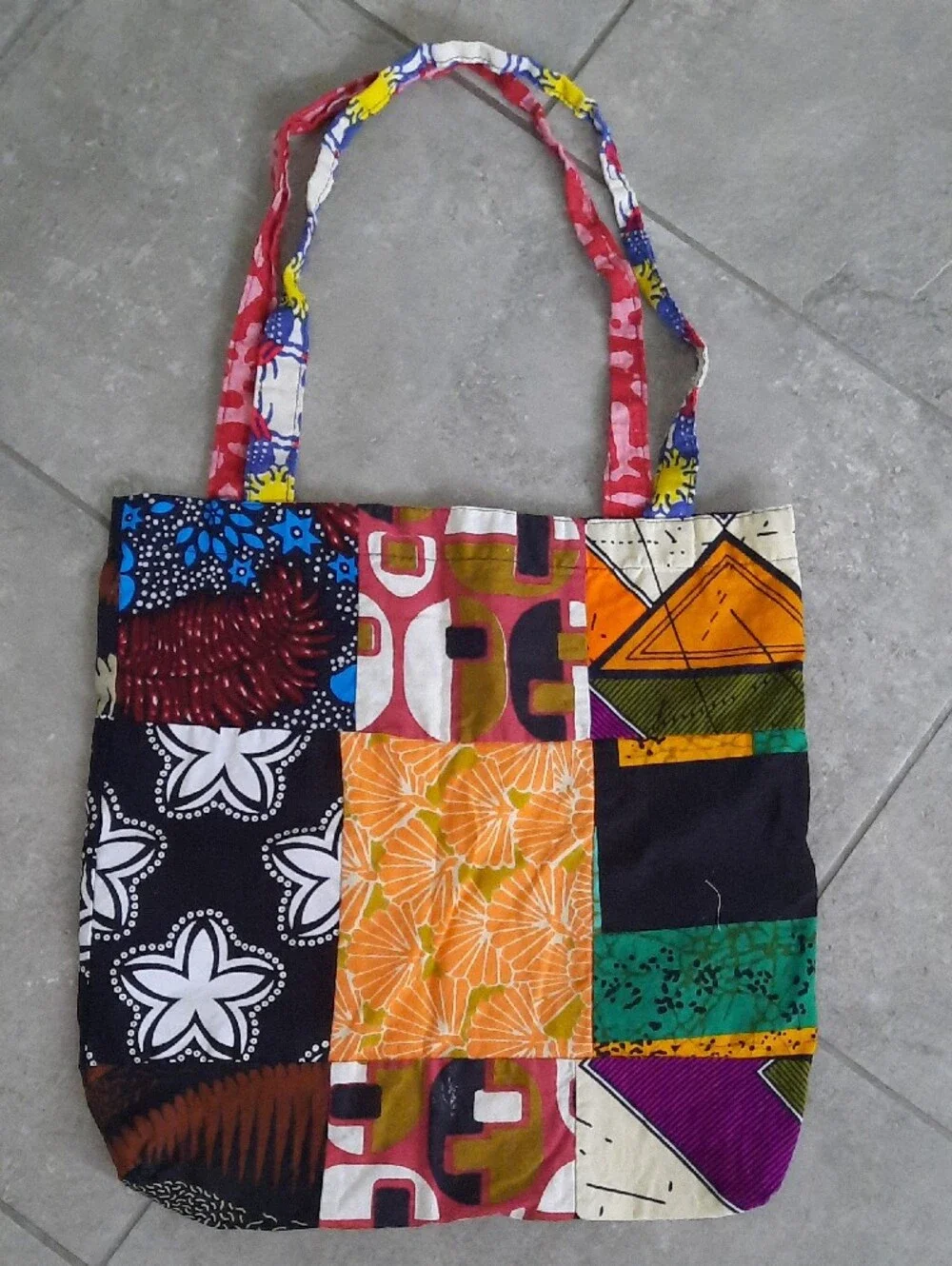 Zuri tote bold
