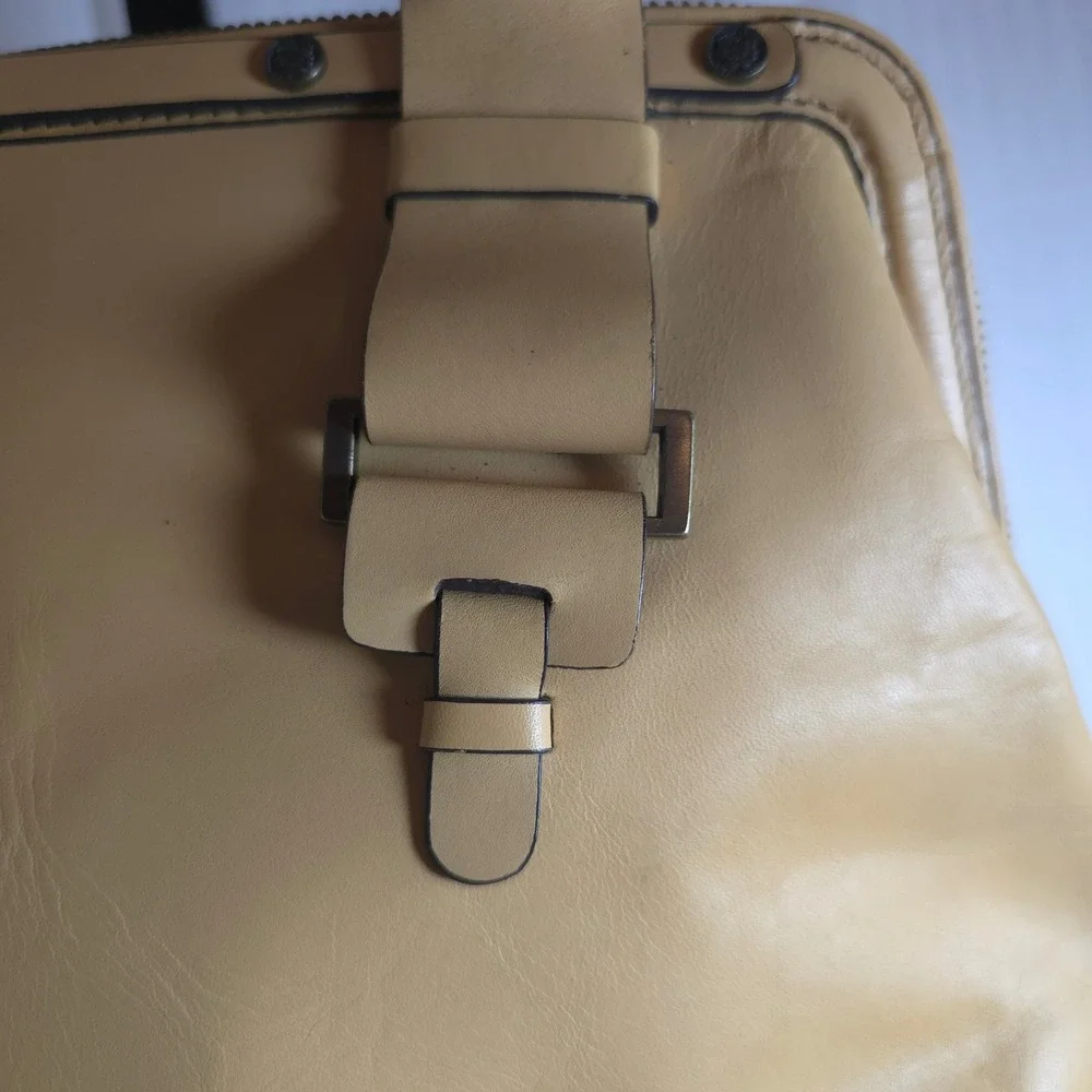 Chloe timeless doctor