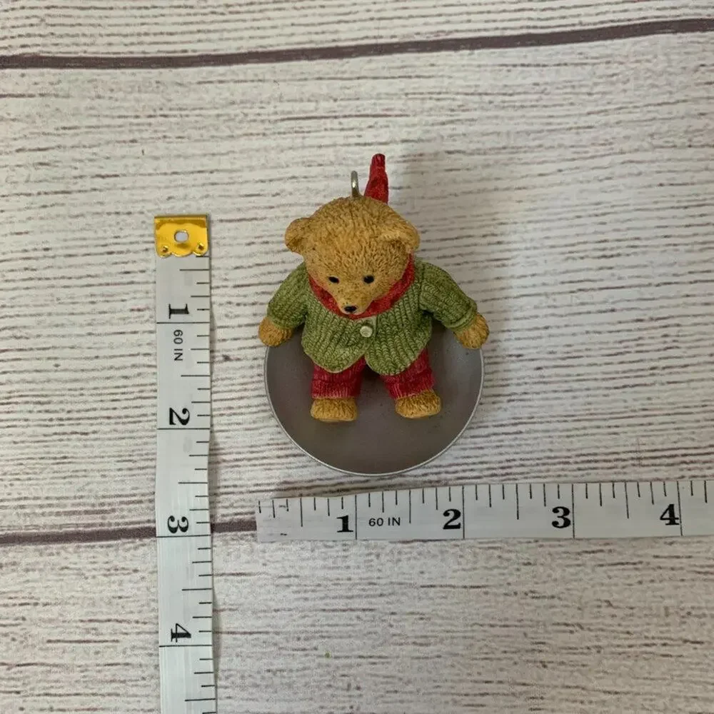 Hallmark Teddy Bear Sledding Christmas Ornament 2002 Wendy Woosh No Box 2 3/4