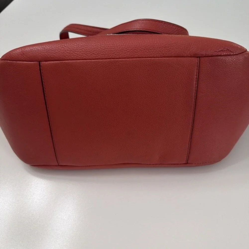 Coach authentic pebbled