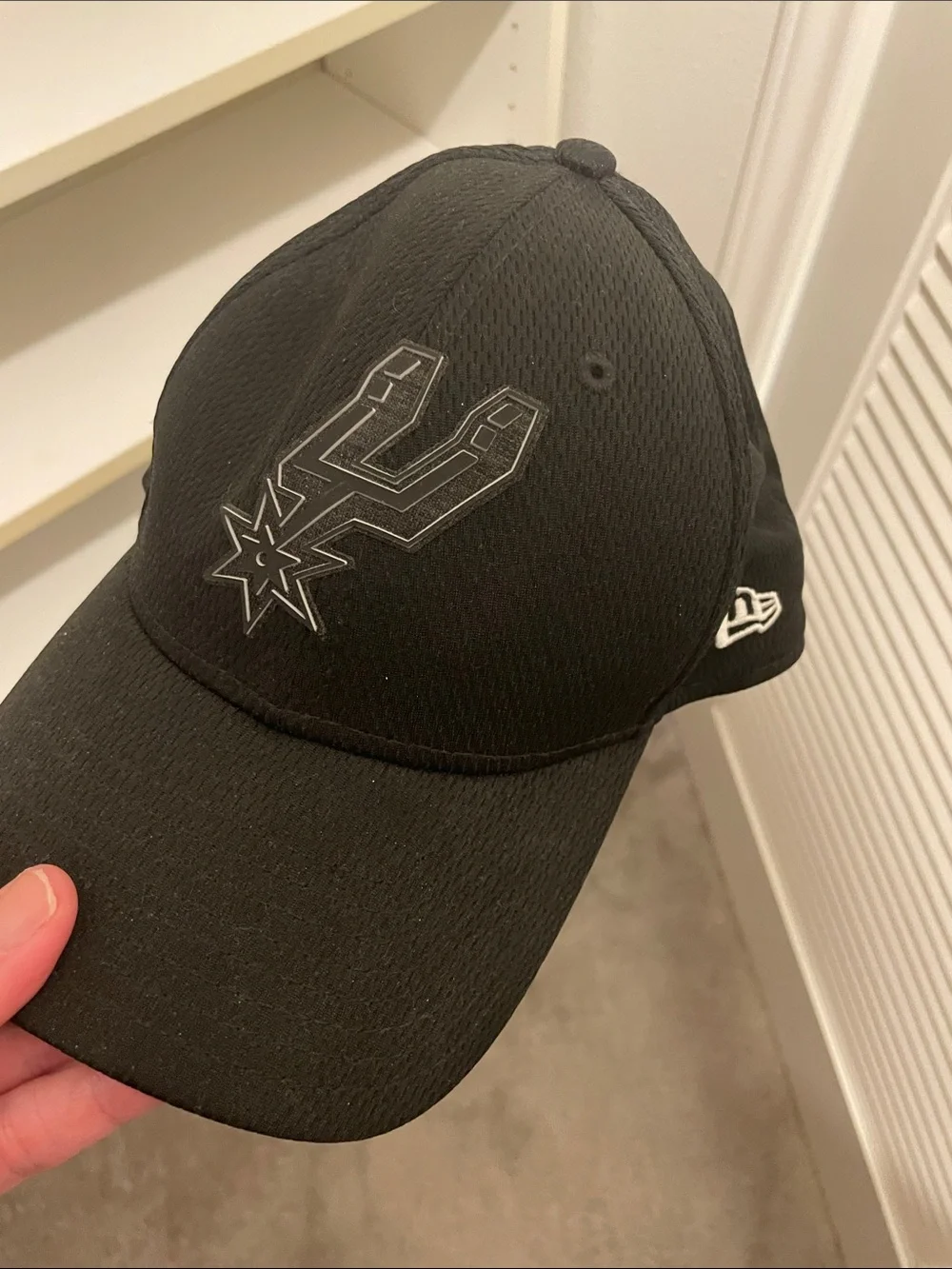 New Era Black San Antonio Spurs Embroidered Cap