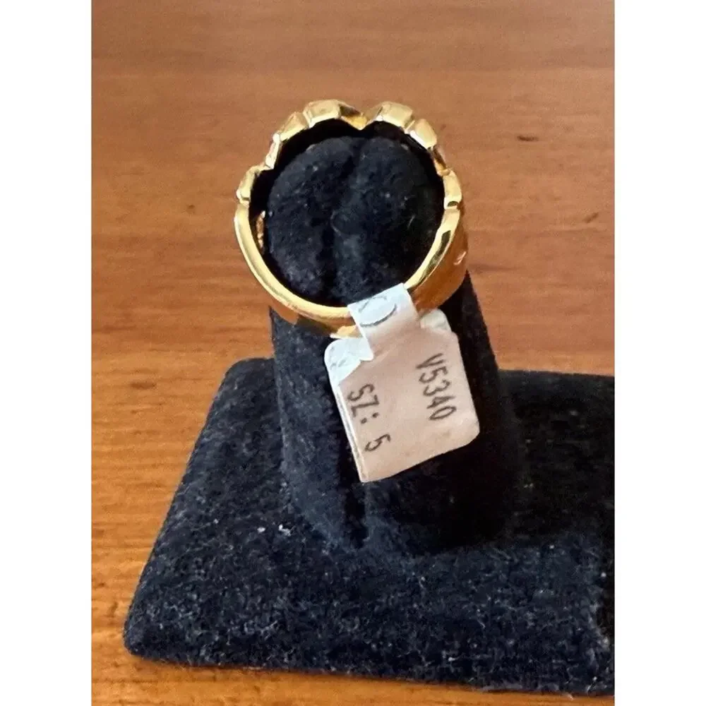 Unbranded vintage 18k