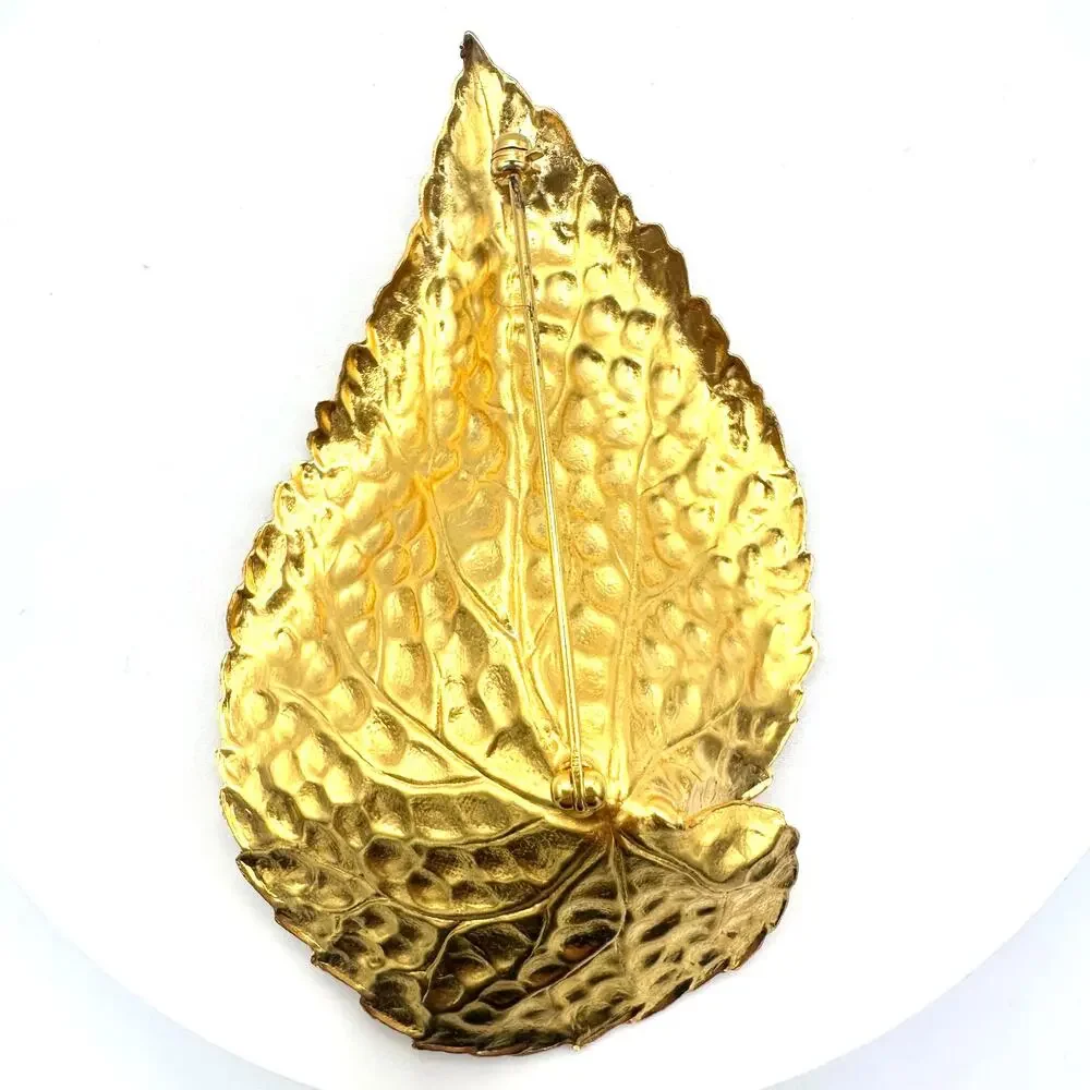 Vintage massive gold tone 3D leaf frog green brown AB rhinestone brooch