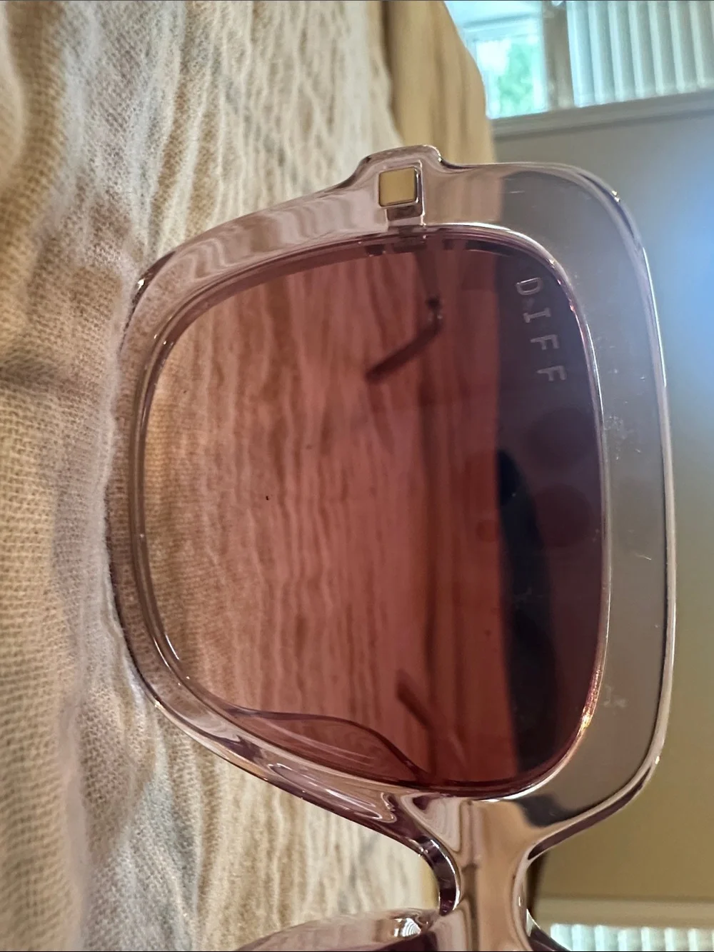 Diff Eyewear clear pink