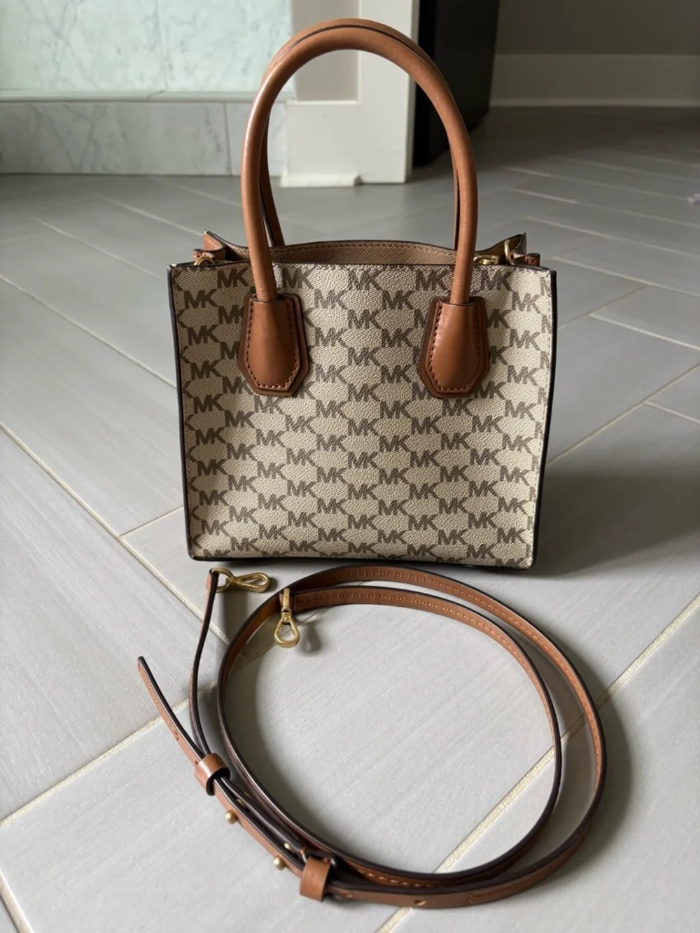 Michael Kors compact michael