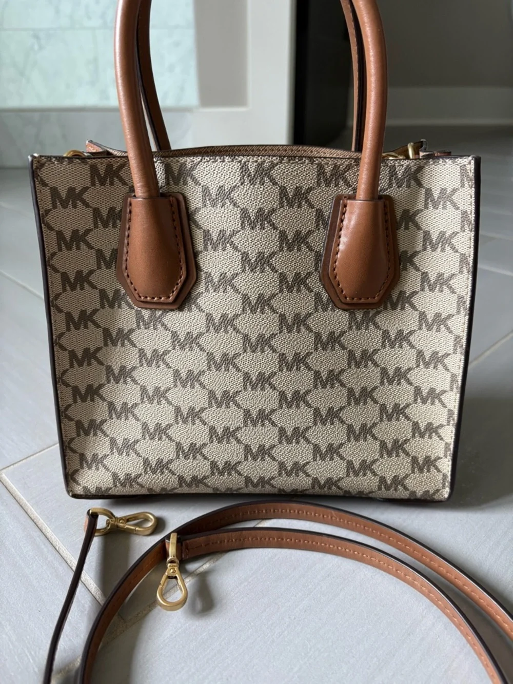 Michael Kors compact michael