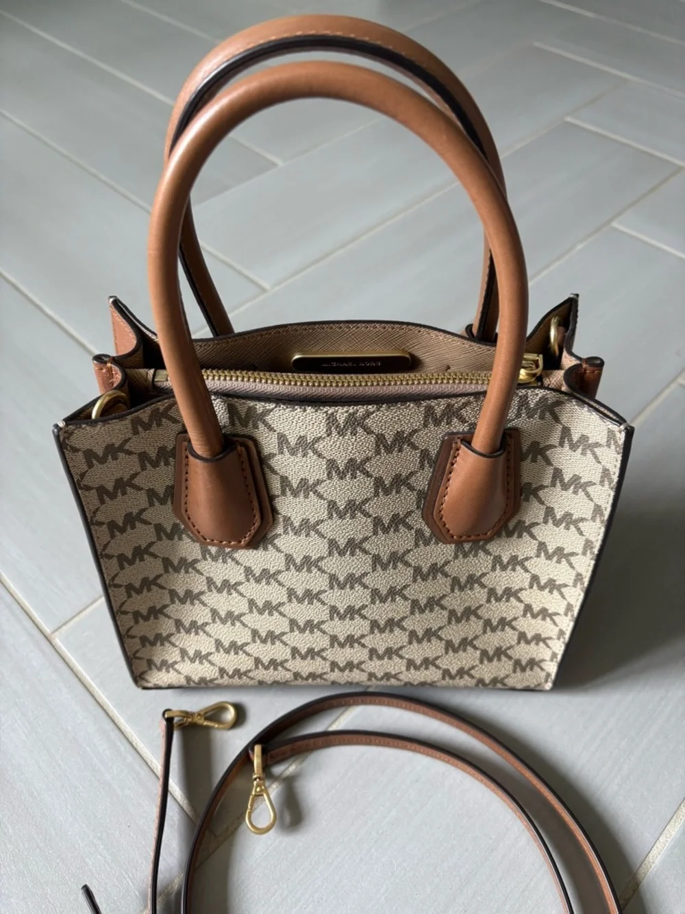 Michael Kors compact michael
