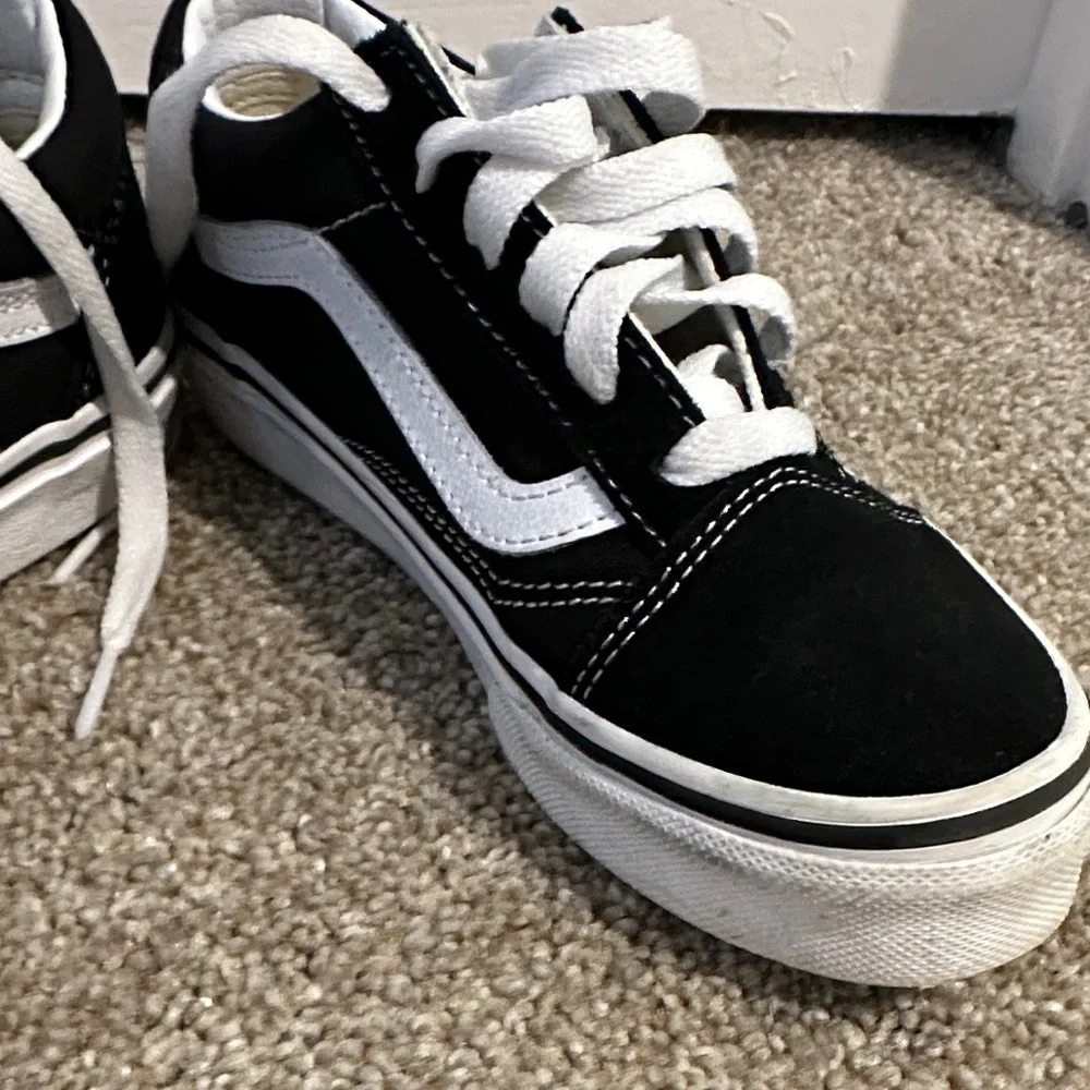 Vans cleaned couple