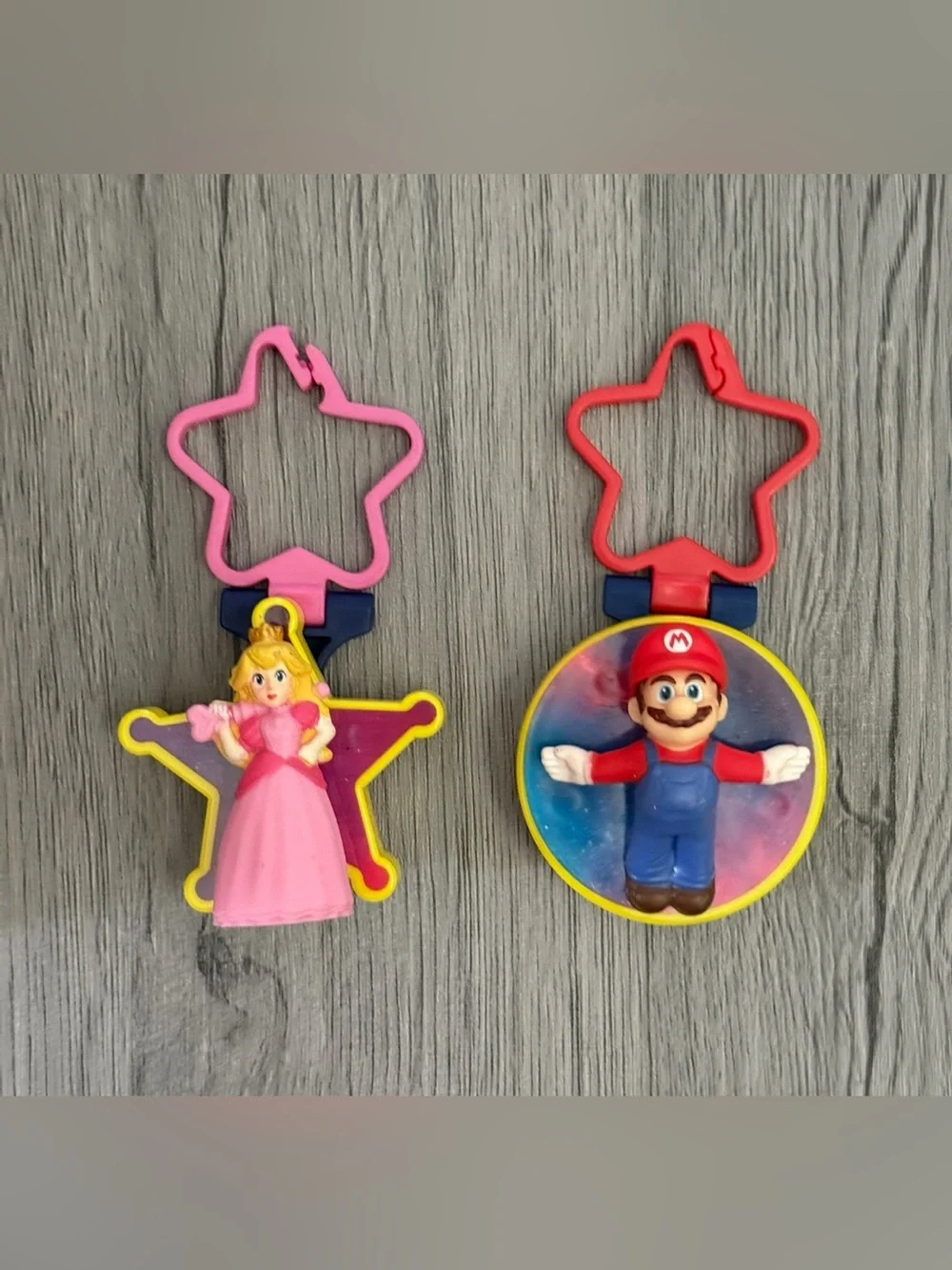 Super Mario Galaxy McDonald’s Happy Meal Toy  Keychain Princess Peach and Mario