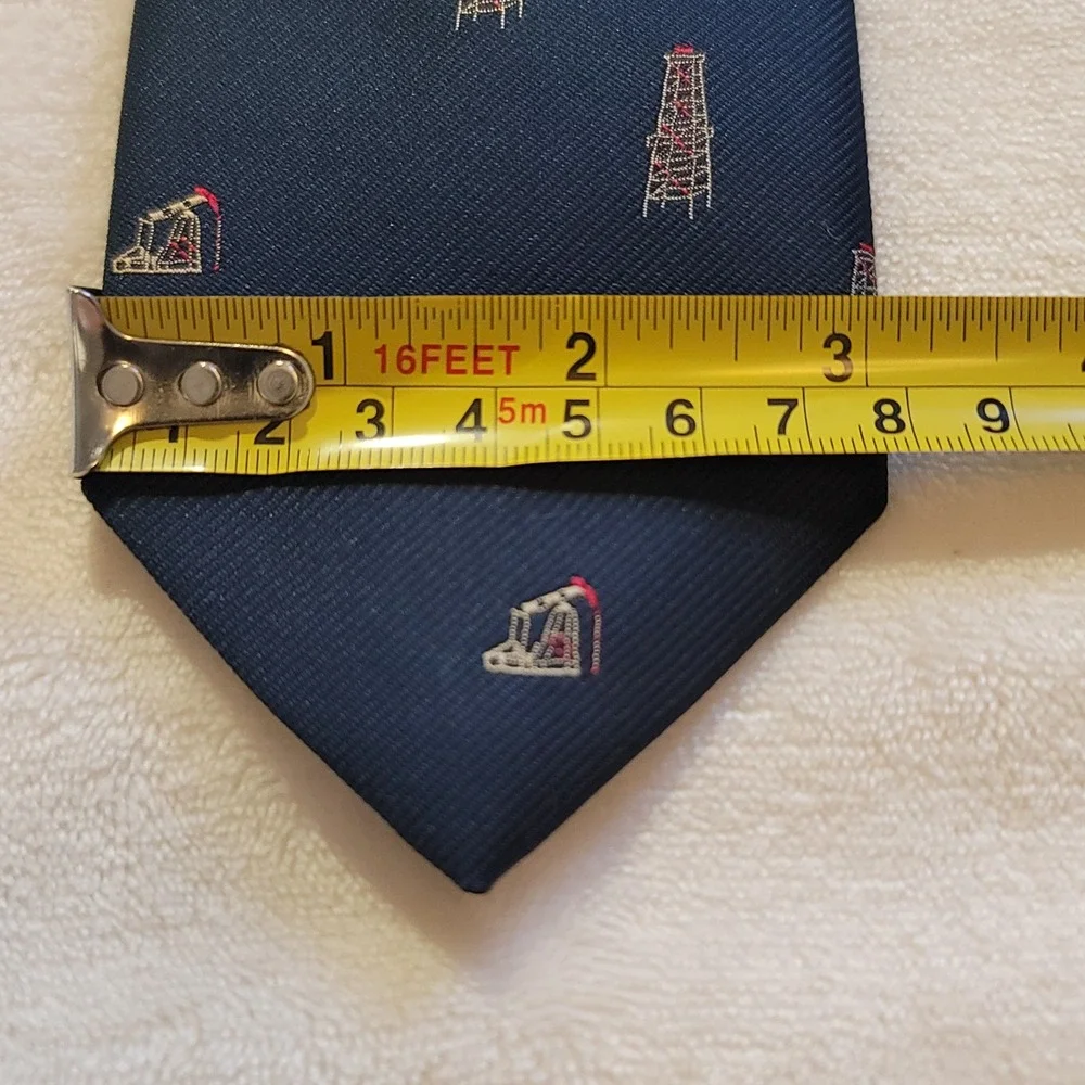 Briar Necktie Mens OS Navy Blue Oil Rig Digger Pumpjack Oilfield Silk Blend Tie