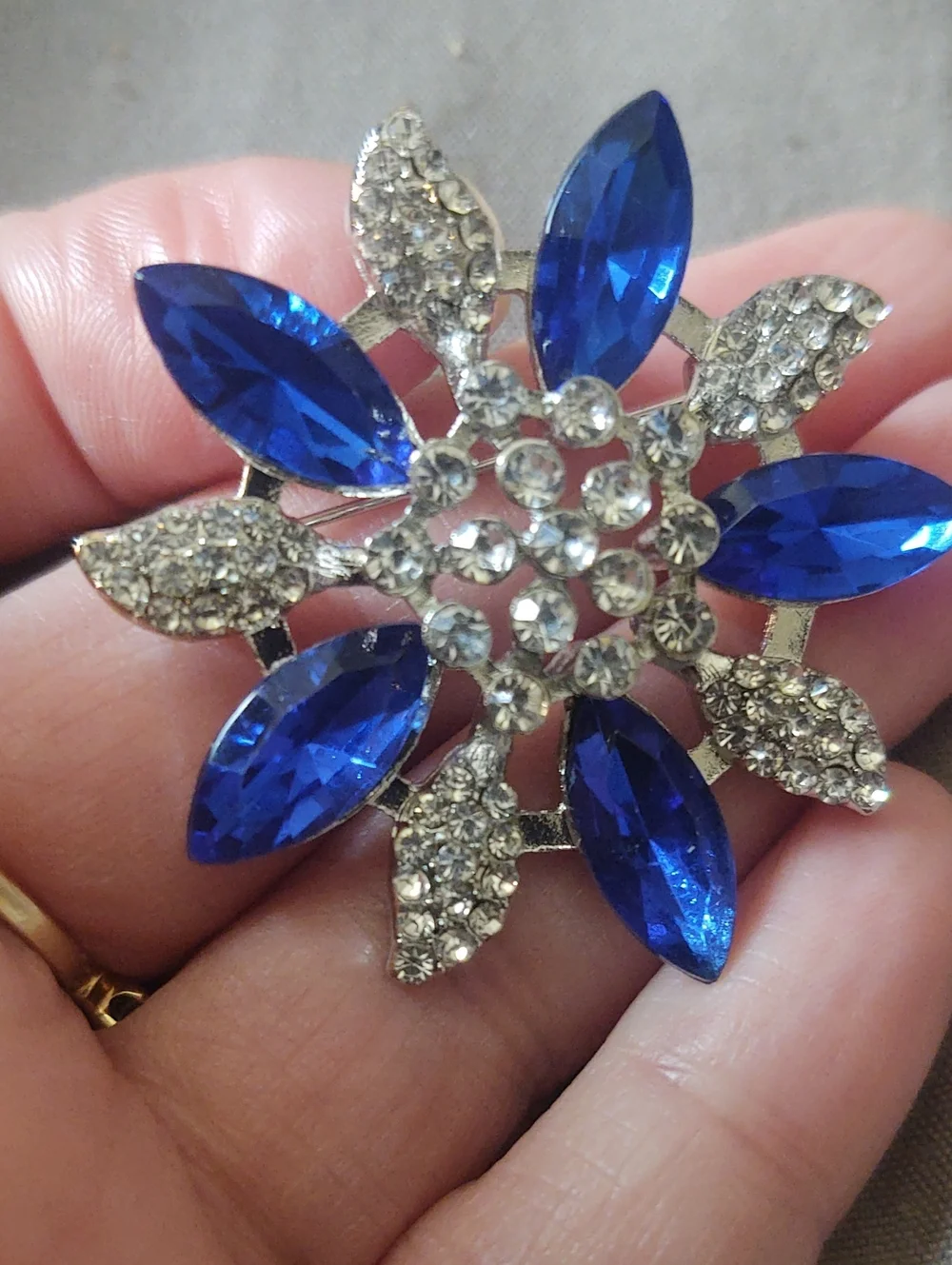 N/A sparkling blue