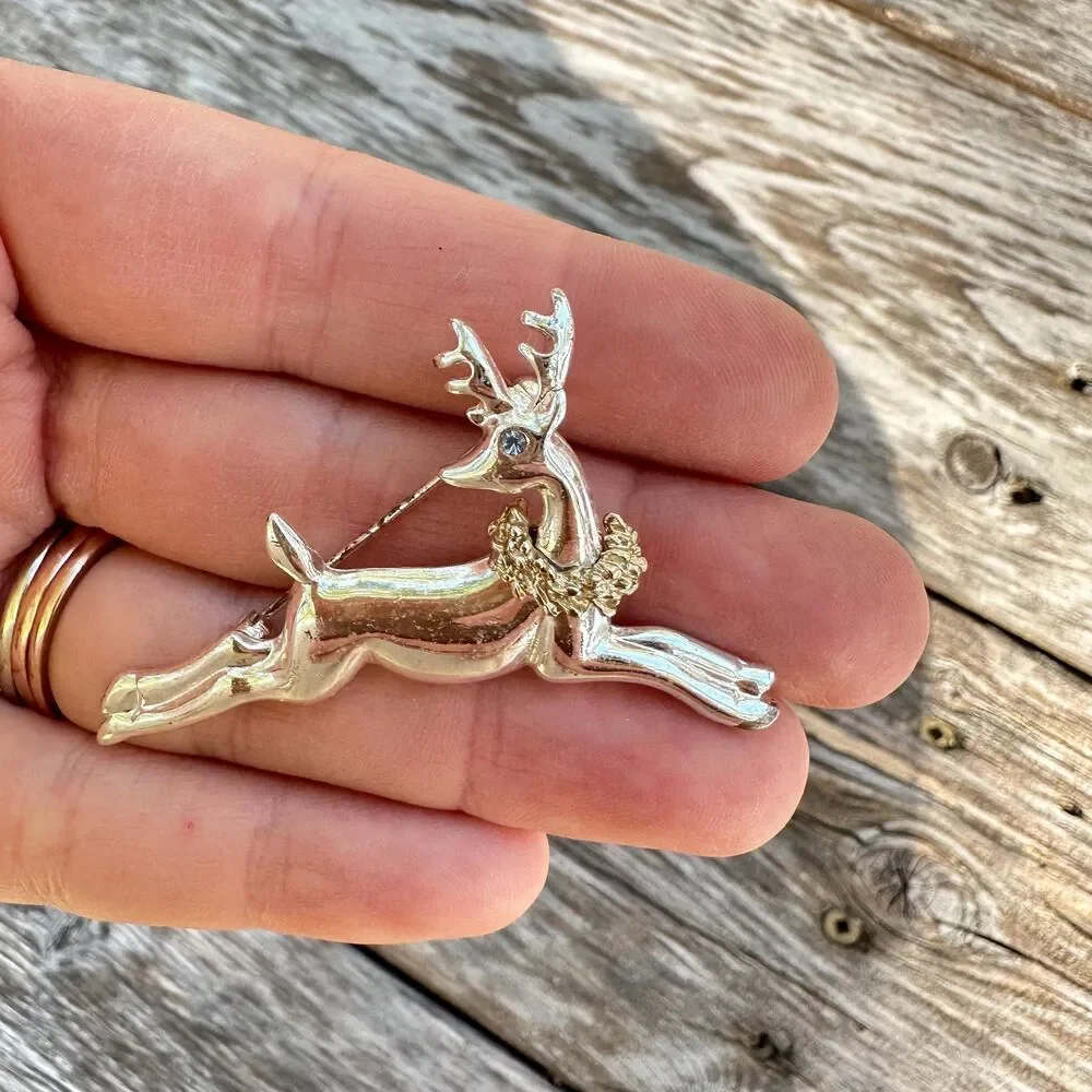 Unbranded silver tone