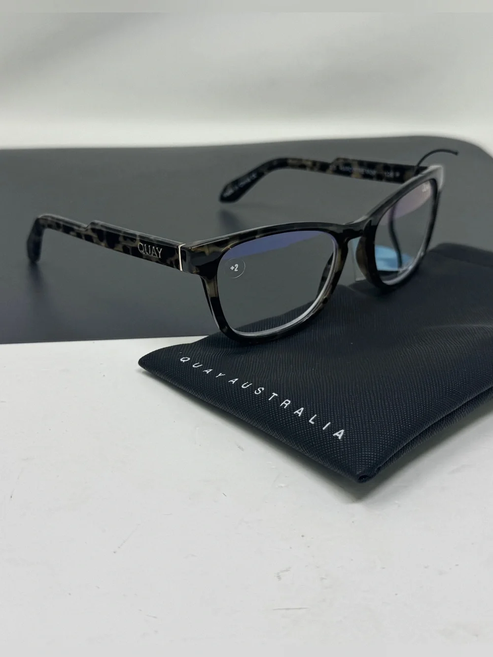 Quay Mini Hardwire Blue Light Glasses reading glasses +2.00 tortoise