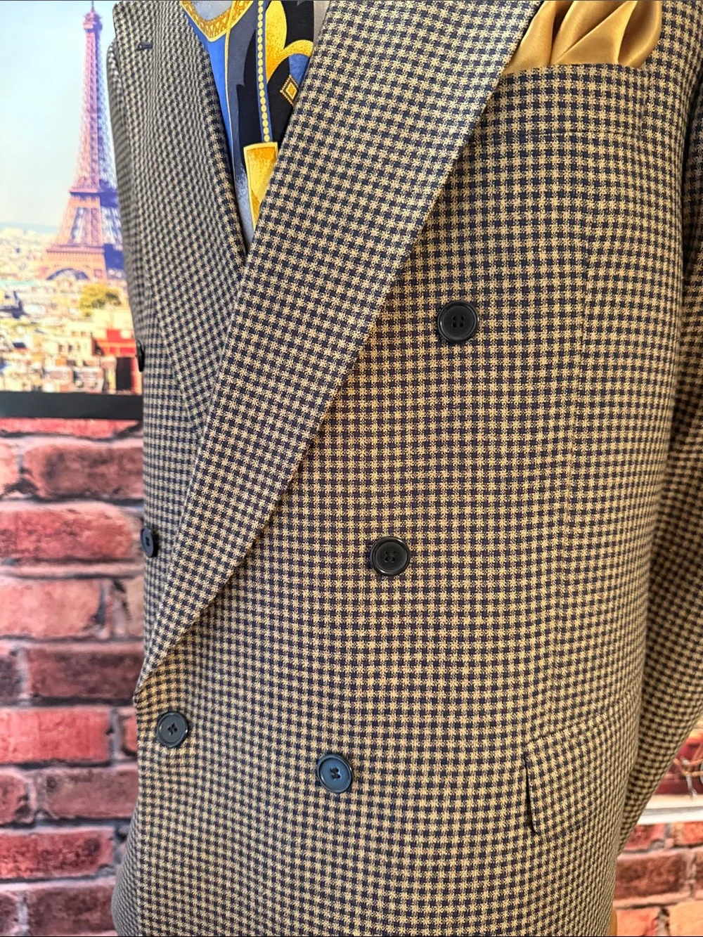 Leveti authentic label