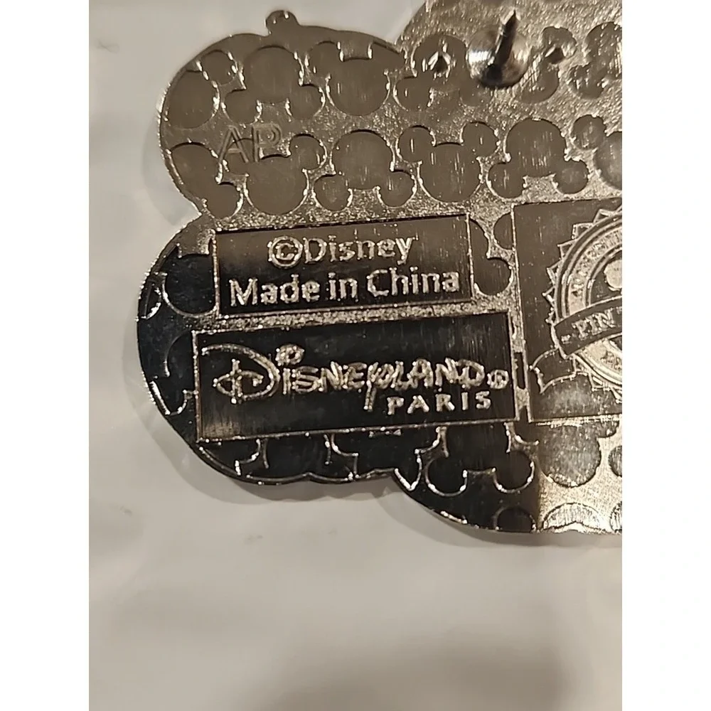 Disney according pinpics