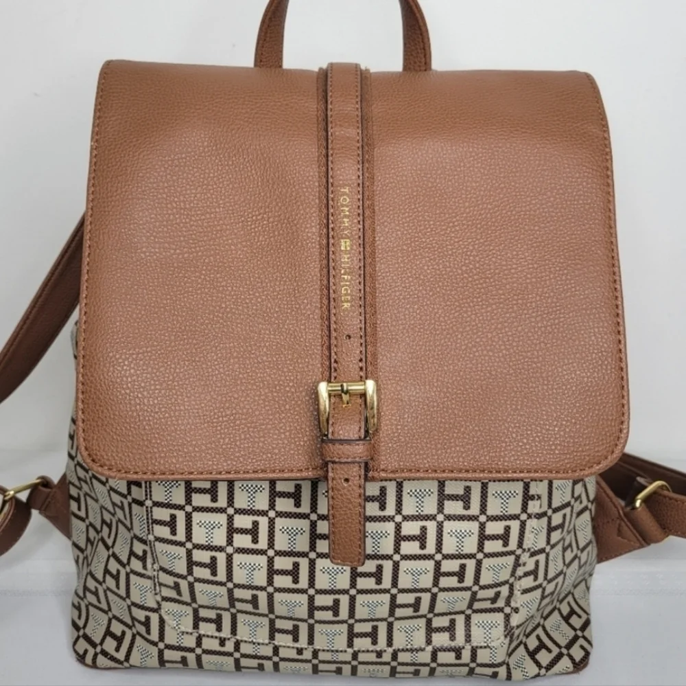 Tommy Hilfiger Large Tan & Cream Women's Backpack, 12×11×6, EUC