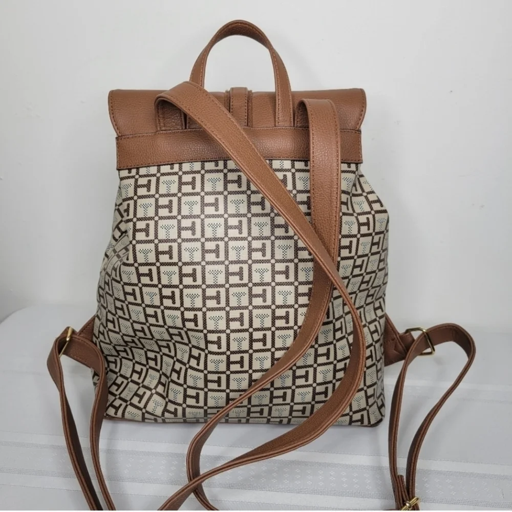 Tommy Hilfiger Large Tan & Cream Women's Backpack, 12×11×6, EUC