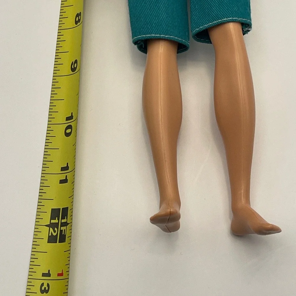 Mattel pose this