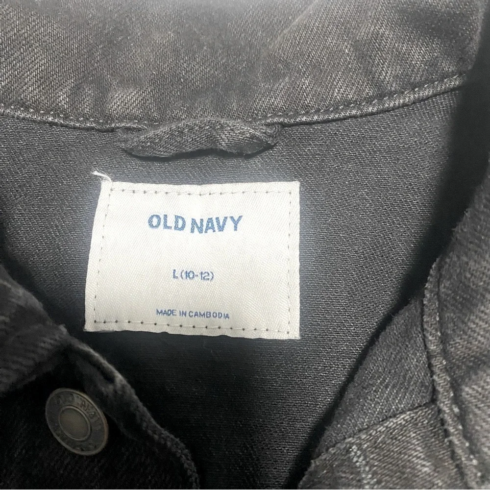 Old Navy questions leave