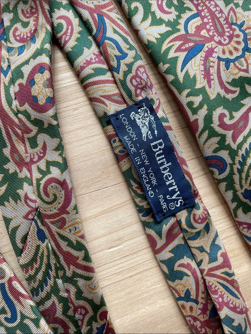 Burberry elegant silk