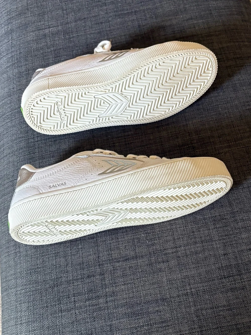 N/A clean white