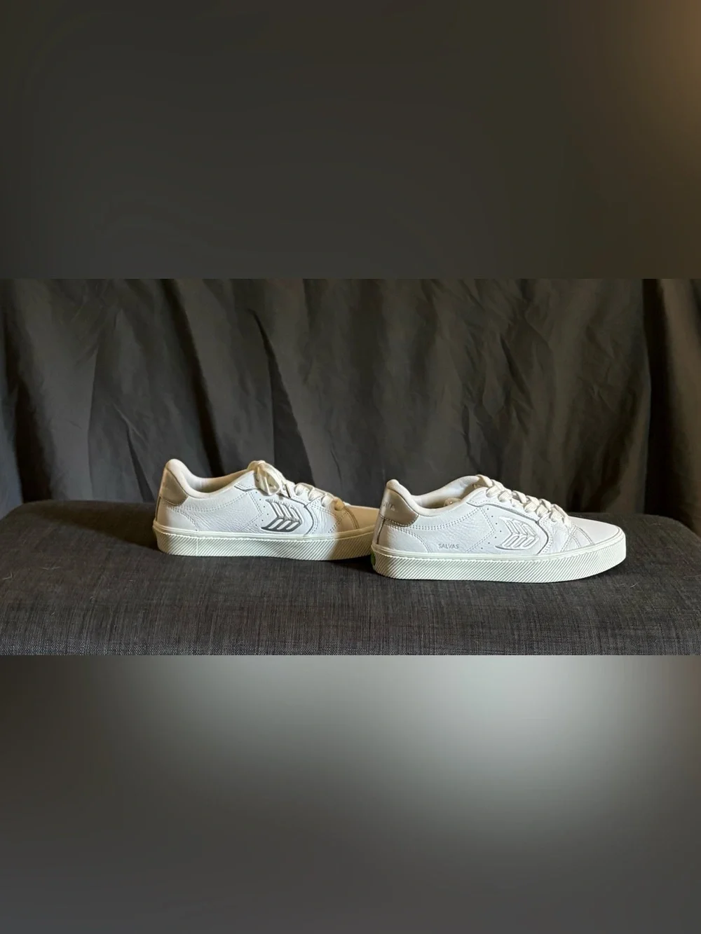 N/A clean white