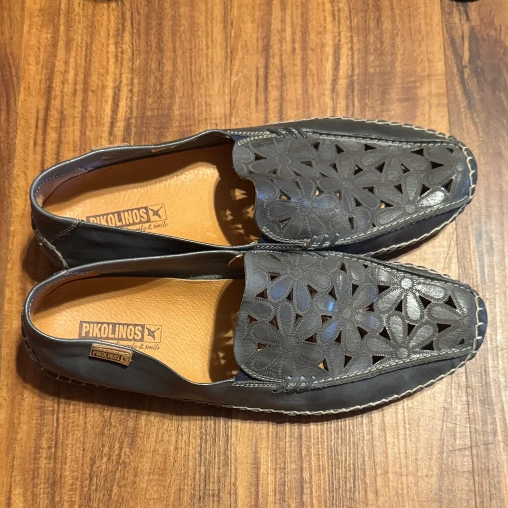 PIKOLINOS elegant dark