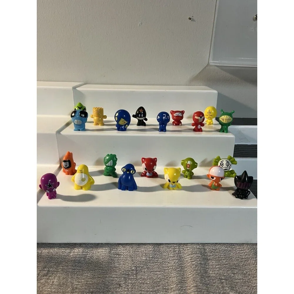 Lot of 21 Gogos Crazy Bones Figures As Shown