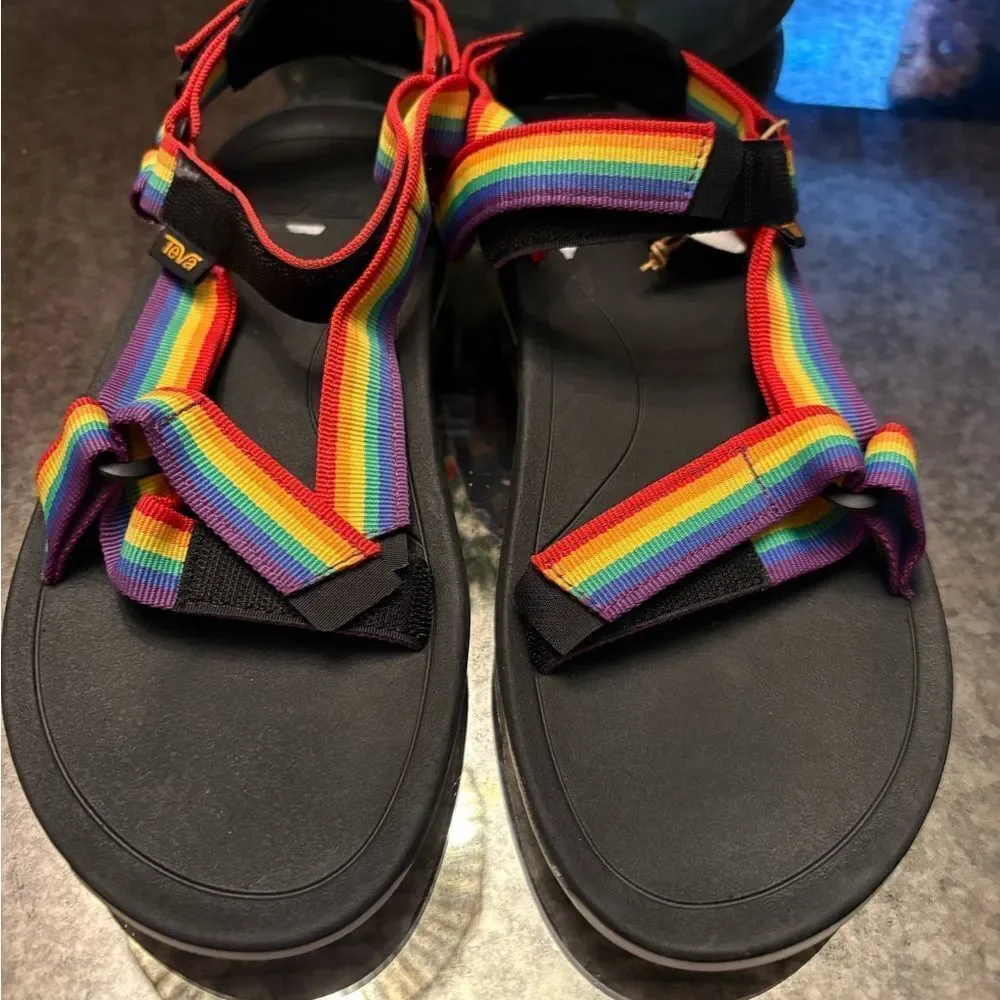Teva men’s size