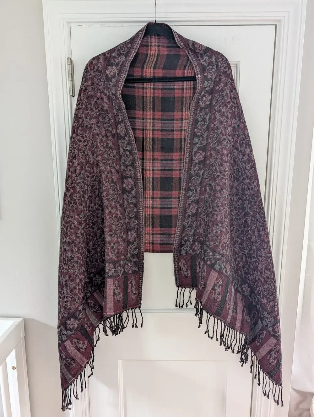 Kashmir Imports 100% Merino Wool Reversible Shawl / Wrap / Scarf