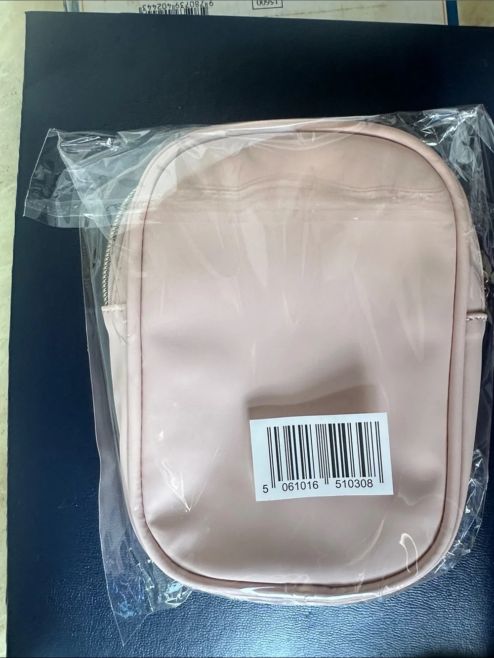 ICONIC London lightweight blush