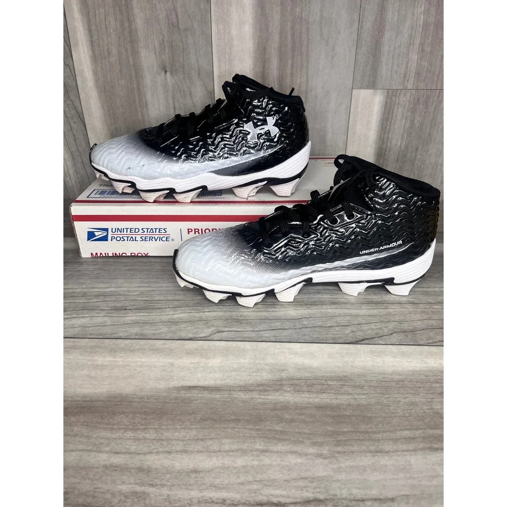 Under Armour closure hammer