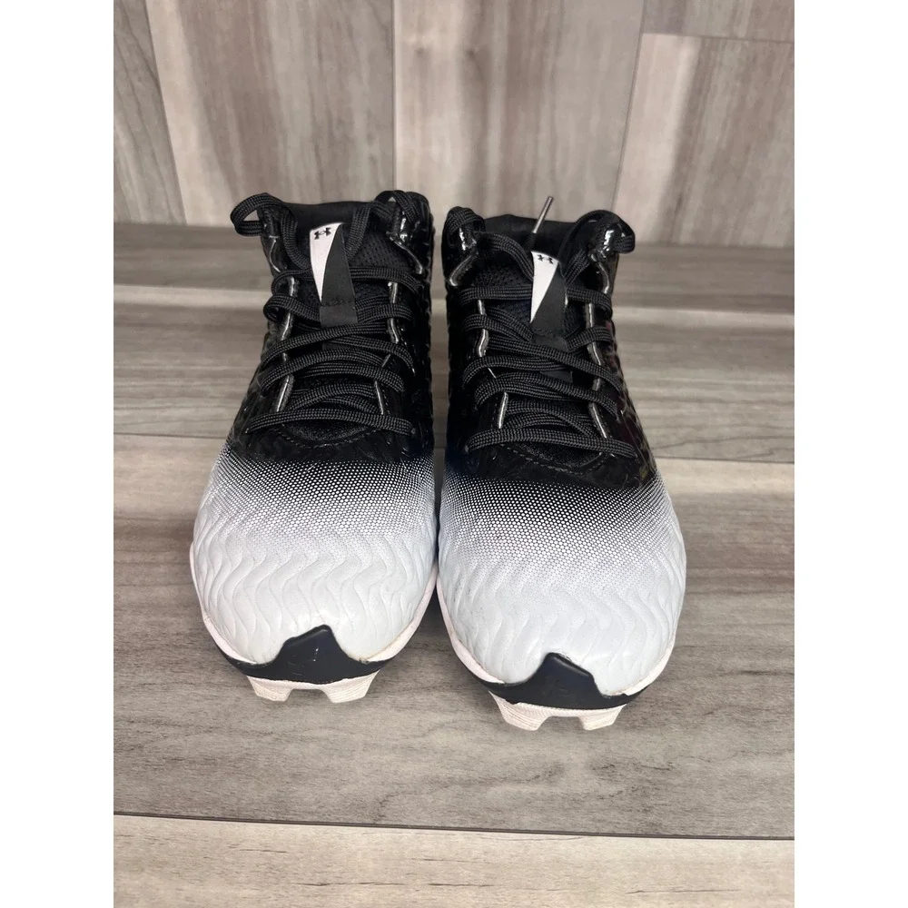 Under Armour athletes football breathable