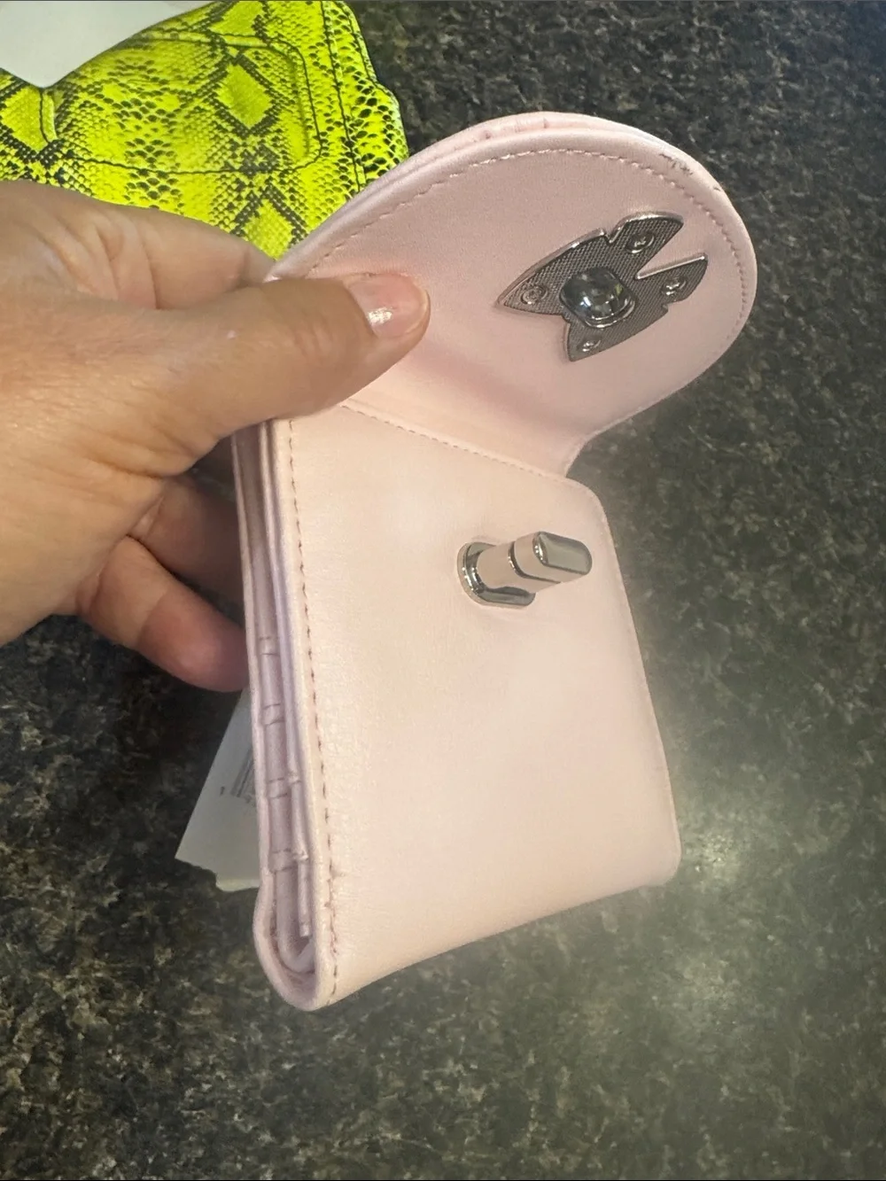 Madden Girl compact madden