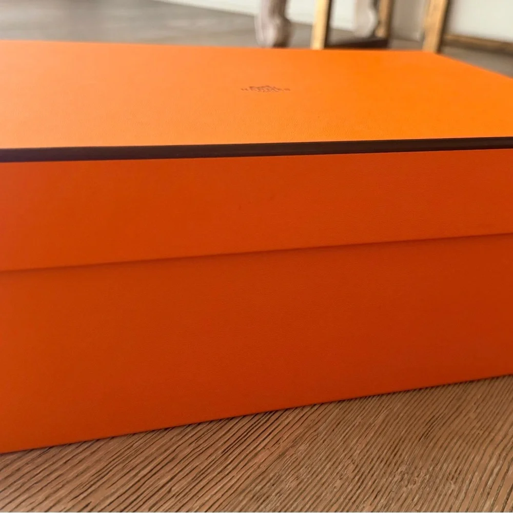 Hermes elegant storage