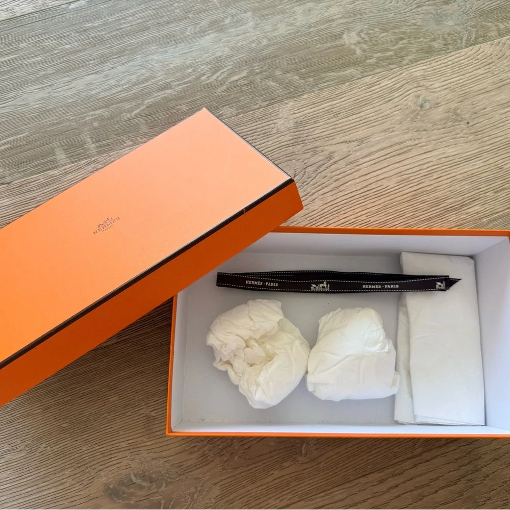 Hermes elegant storage