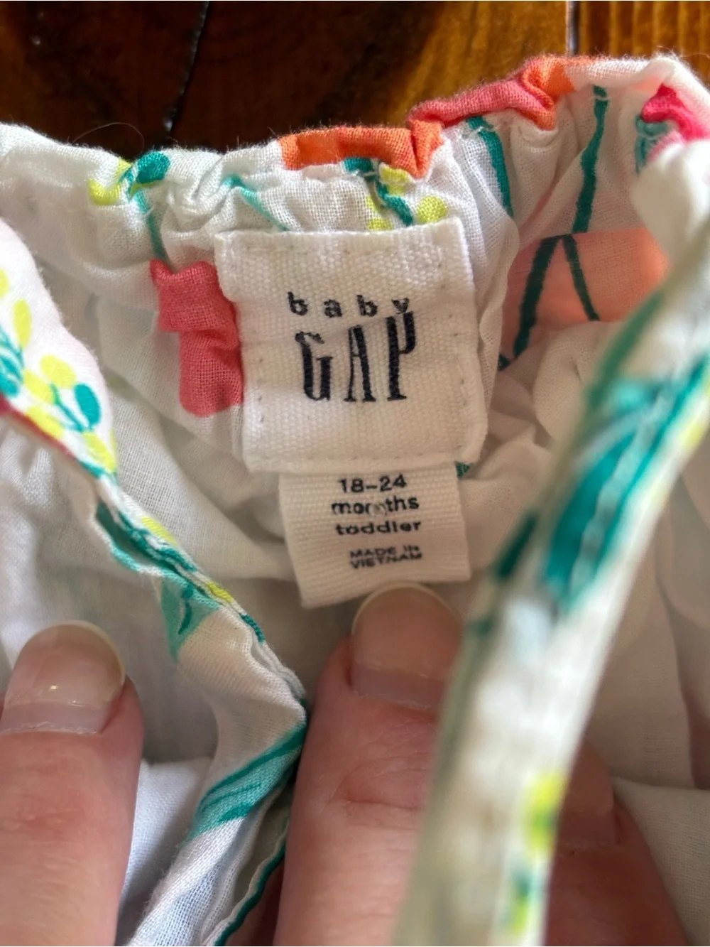 GAP lightweight sleeveless