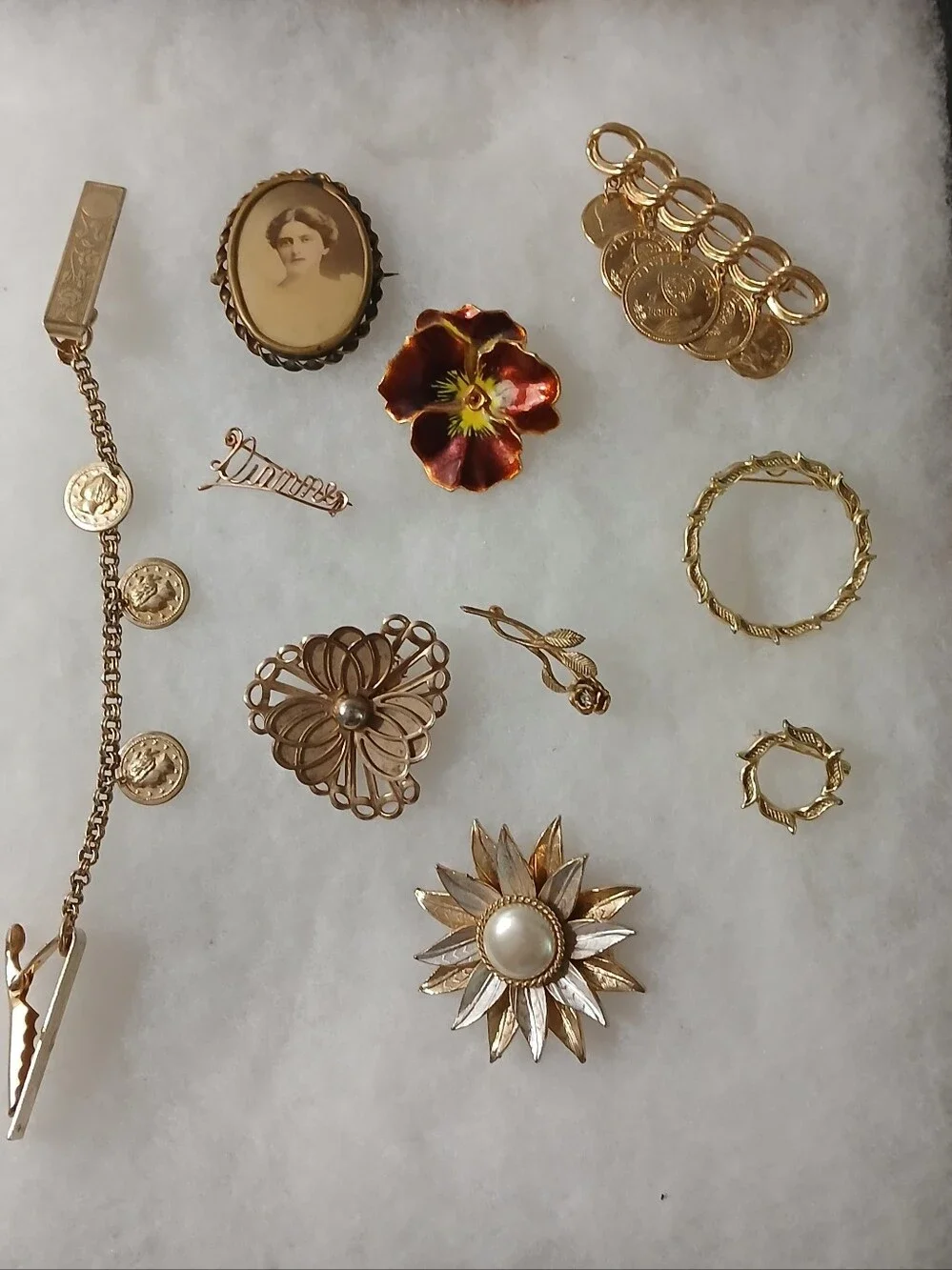 Vintage Brooches Pins Jewelry 10 Items