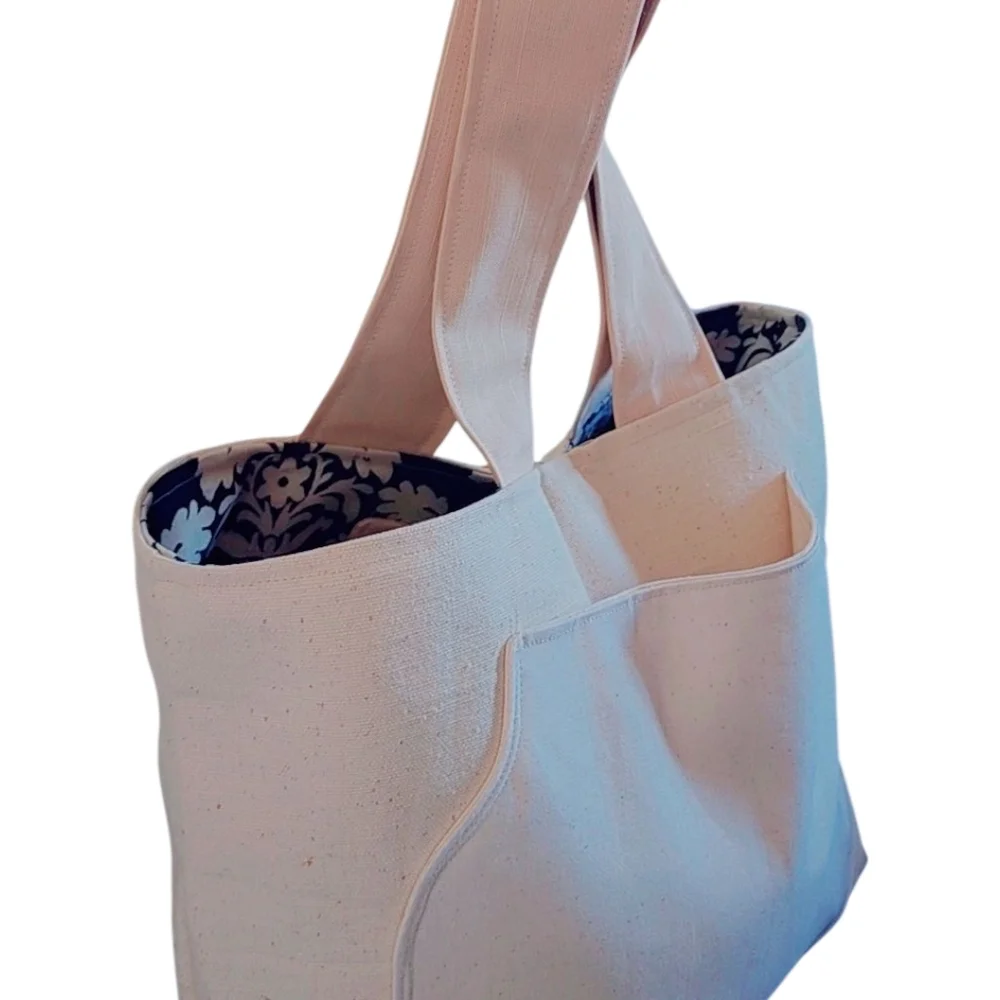 Cream Tote Bag with Simple Design