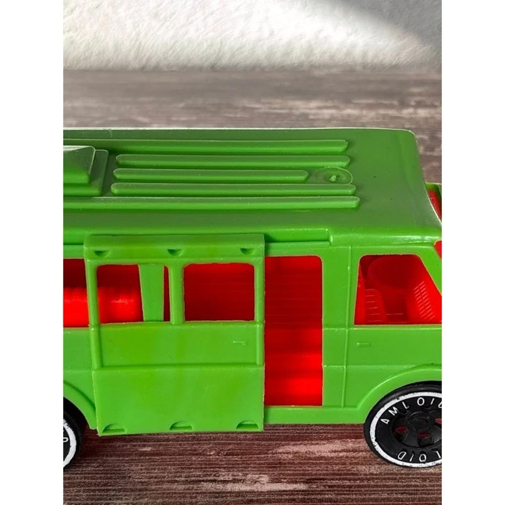 N/A vibrant green