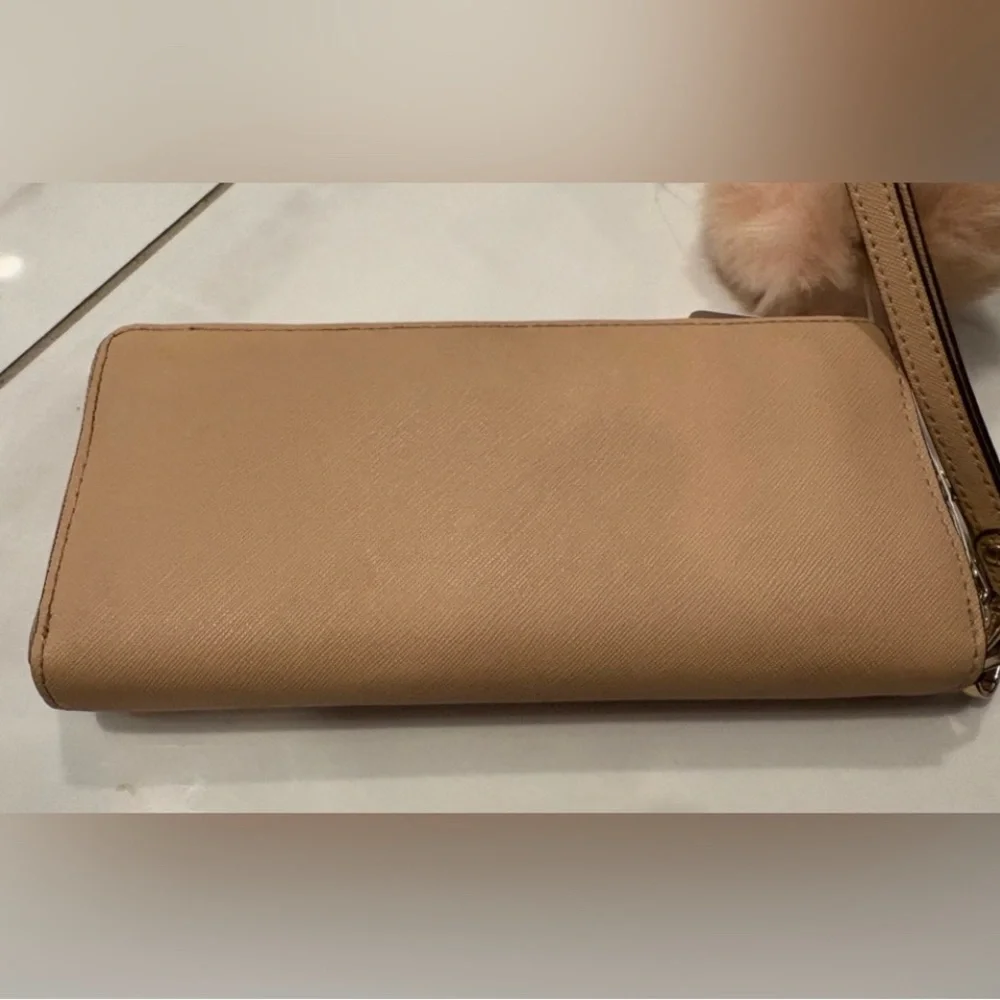 Michael Kors chic versatile