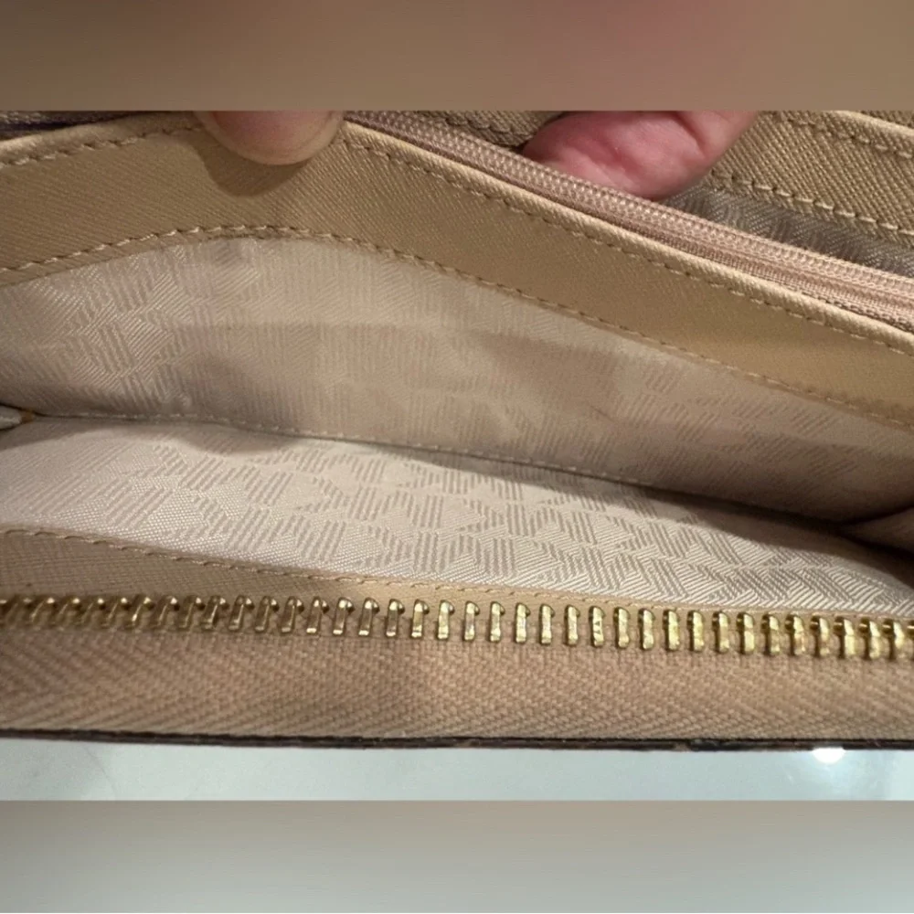 Michael Kors chic versatile