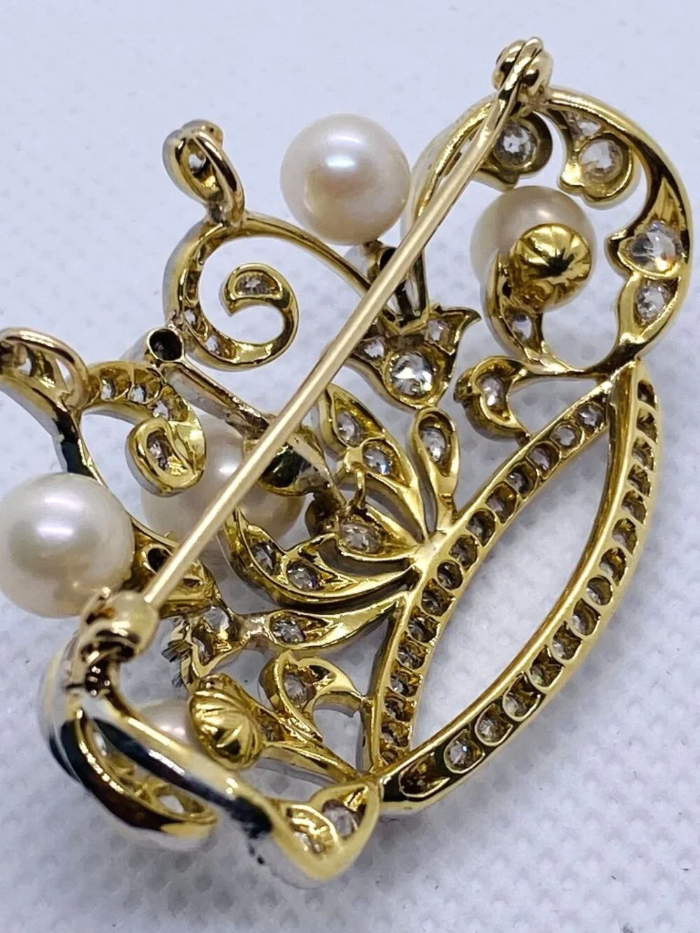 Unbranded 18k diamond