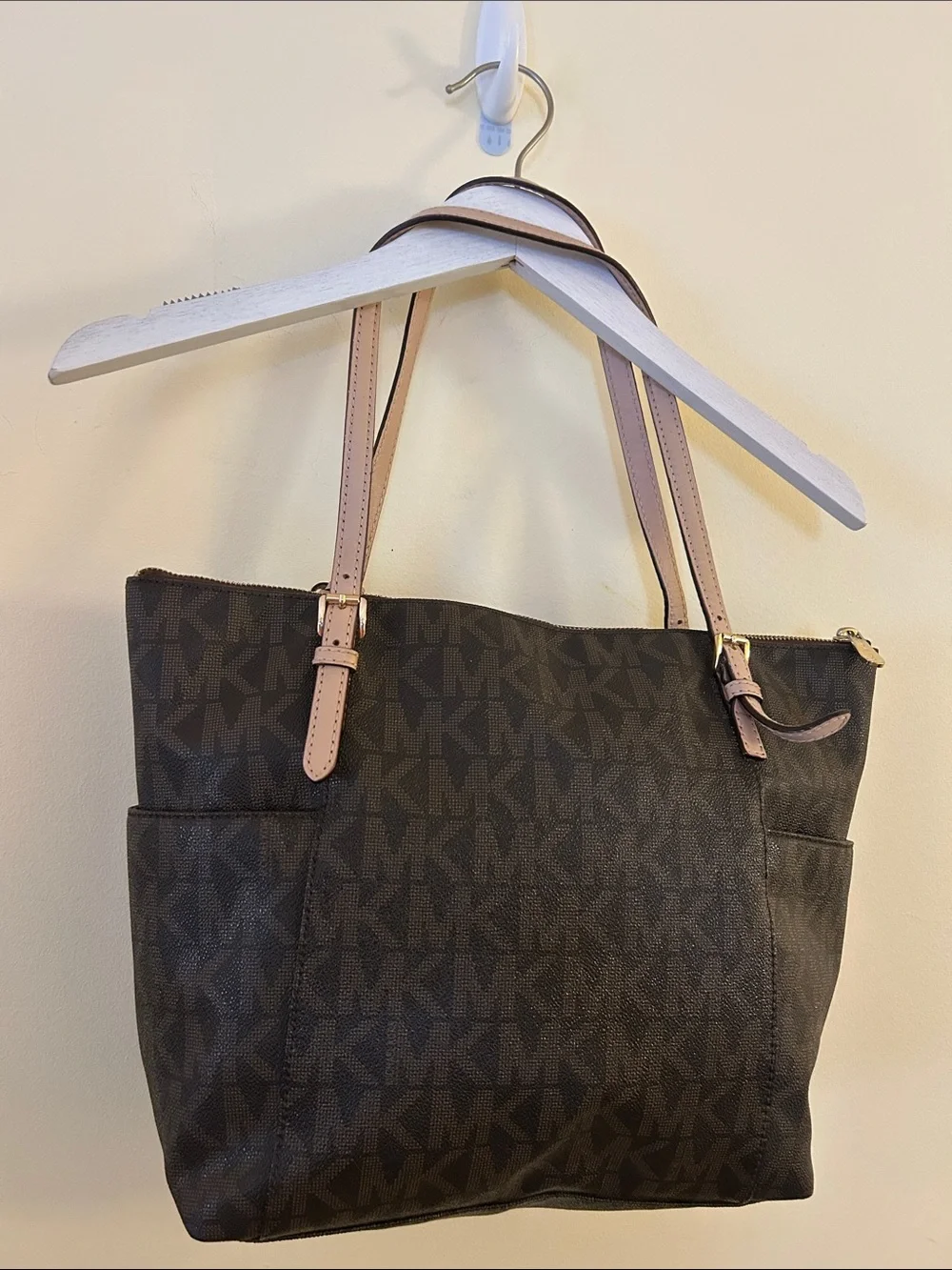 MICHAEL Michael Kors Jet Set East West Tote Signature Monogram Canvas E-1306