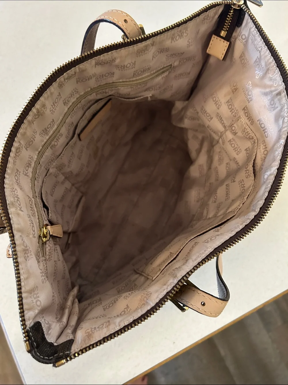 MICHAEL Michael Kors Jet Set East West Tote Signature Monogram Canvas E-1306