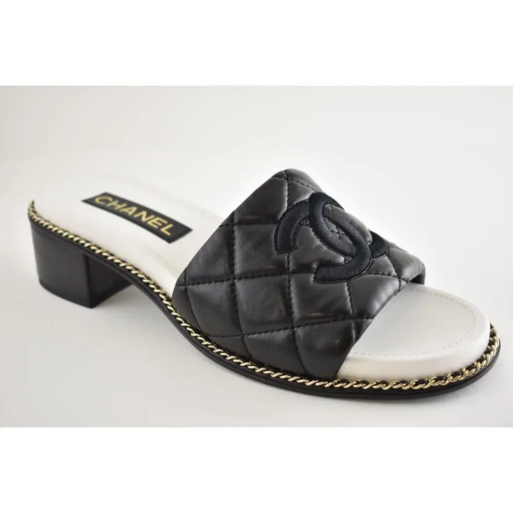 CHANEL 25p black