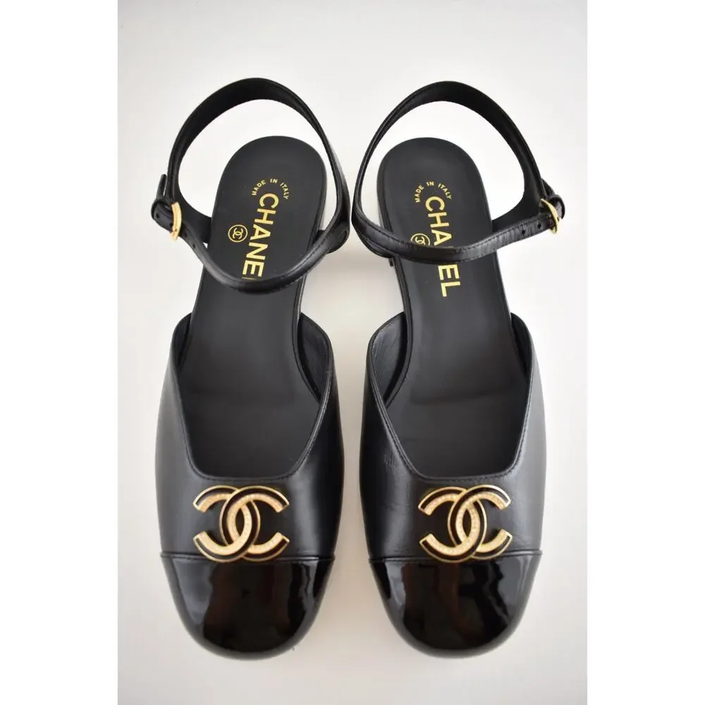 CHANEL 25p black